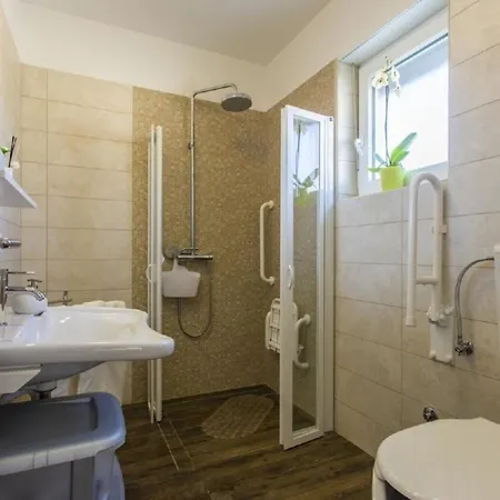 Schoene Mit Privatem Pool Im Dorf Prázdninový dům Štokovci